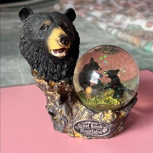 Great Smoky Mountains Bear Snow Globe